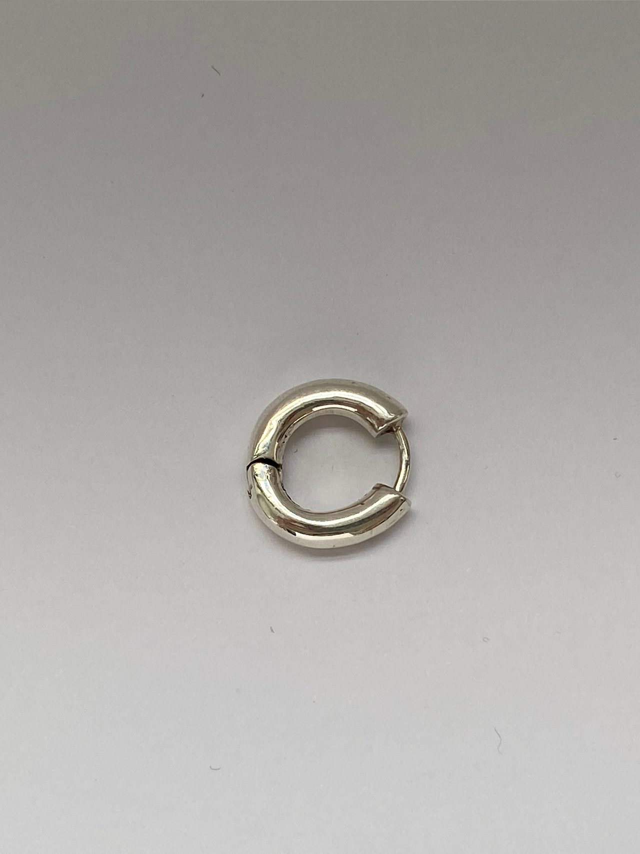 SMALL THICK HOOP