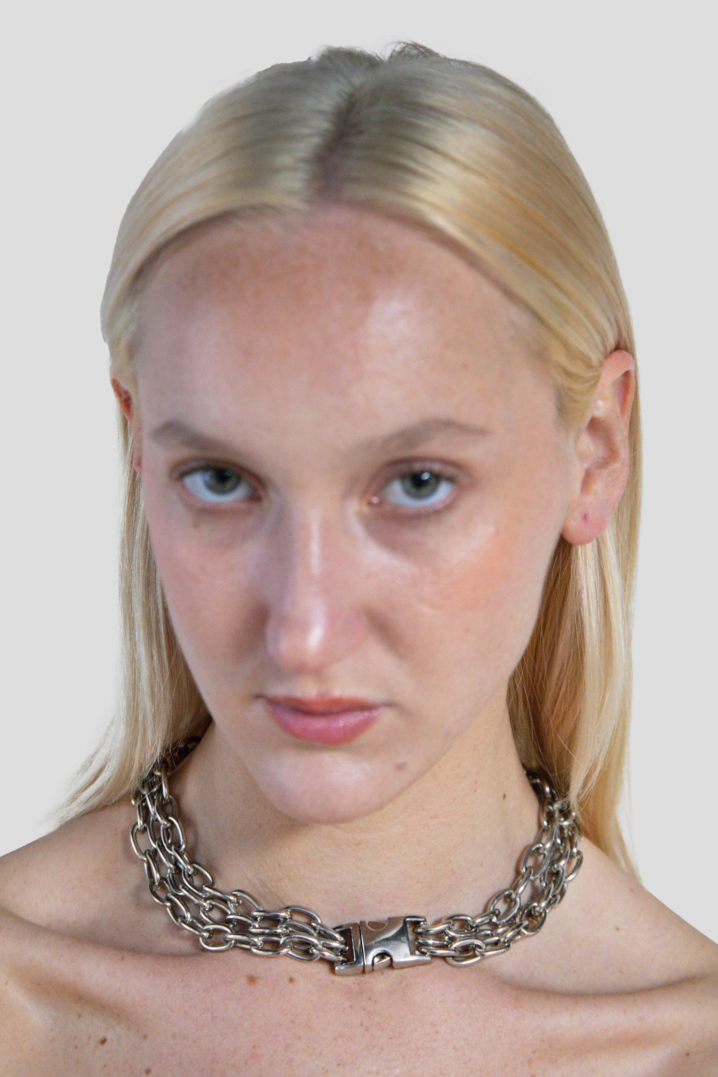 TRIPLE CHAIN NECKLACE