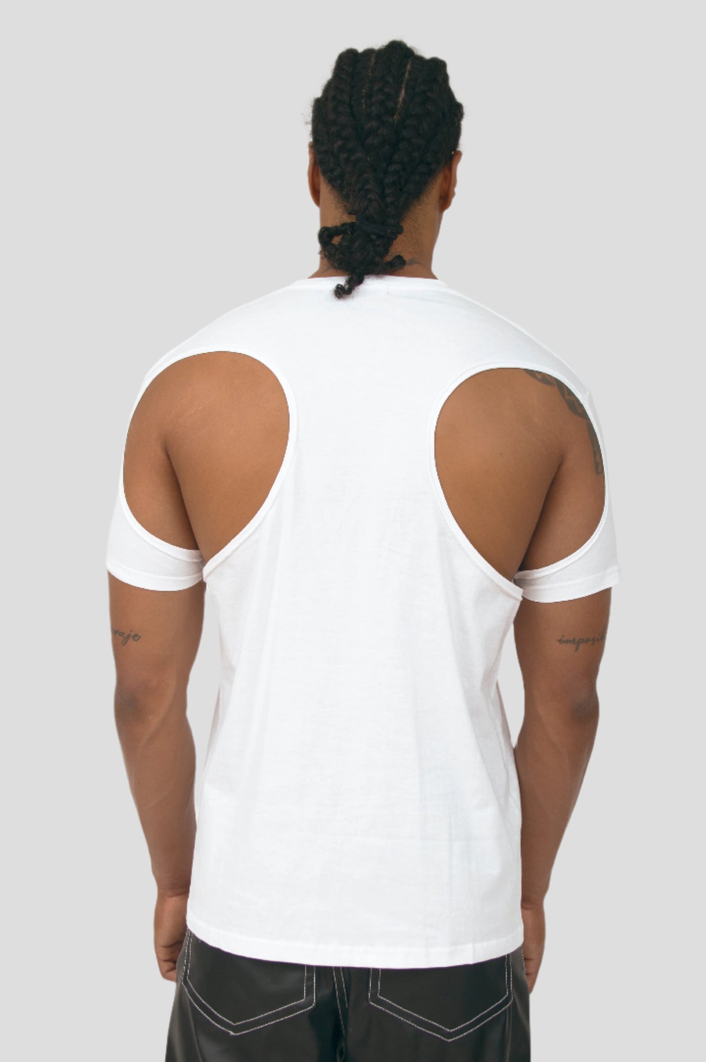 CUT OUT SHOULDER T-SHIRT