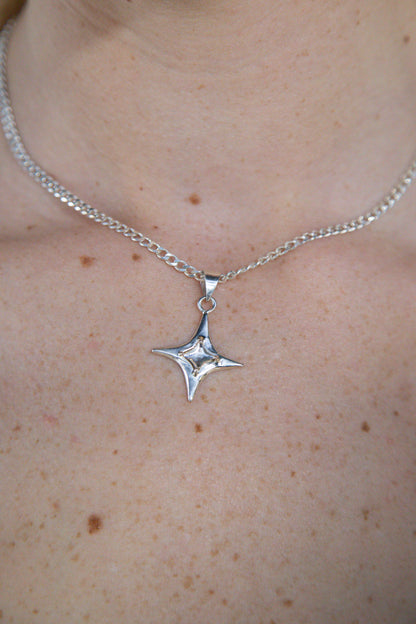 SPIKE STAR NECKLACE